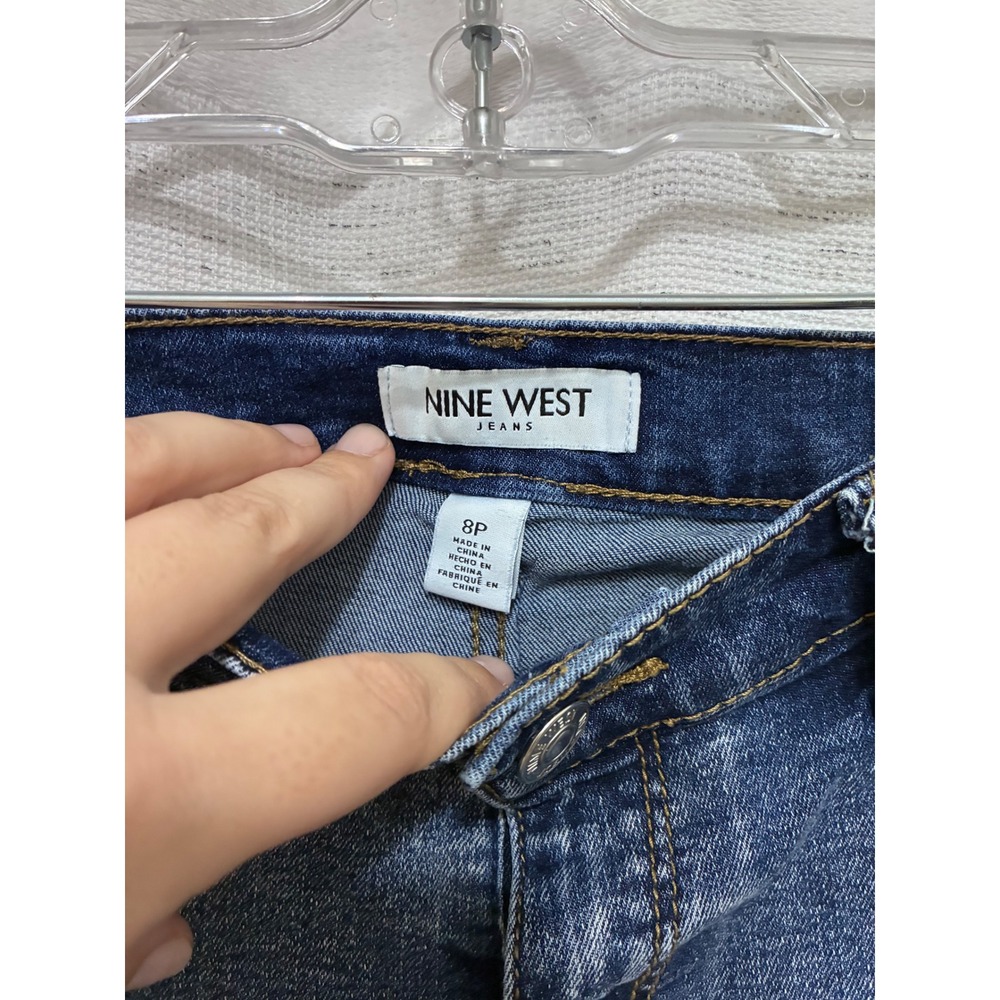 Nine West Gramercy Denim Shorts Womens 8P Petite Medium Wash Blue Stretch Jean - Picture 2 of 8